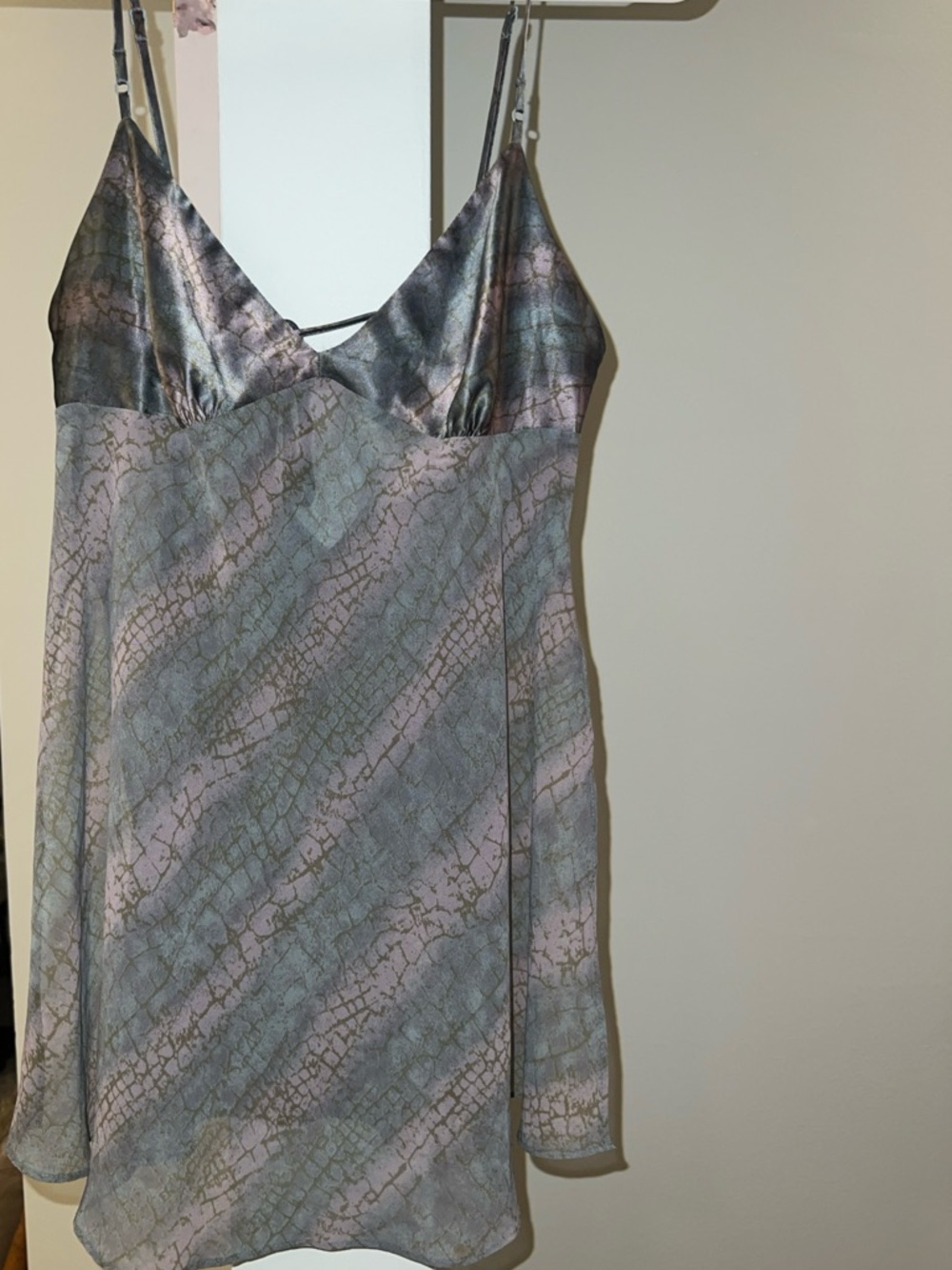 Y2K Victoria’s Secret Lingerie, in pink & green, adjustable straps Size S